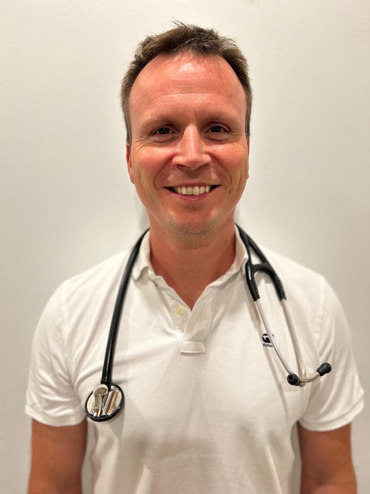 Infektionsschutzbelehrung online – Profilbild Arzt Matthias Zobel